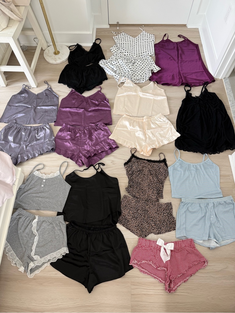 9x PJ Sets, 2x Nightgowns, 1x shorts